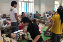 Bệnh tay chân miệng bùng phát trong trường học