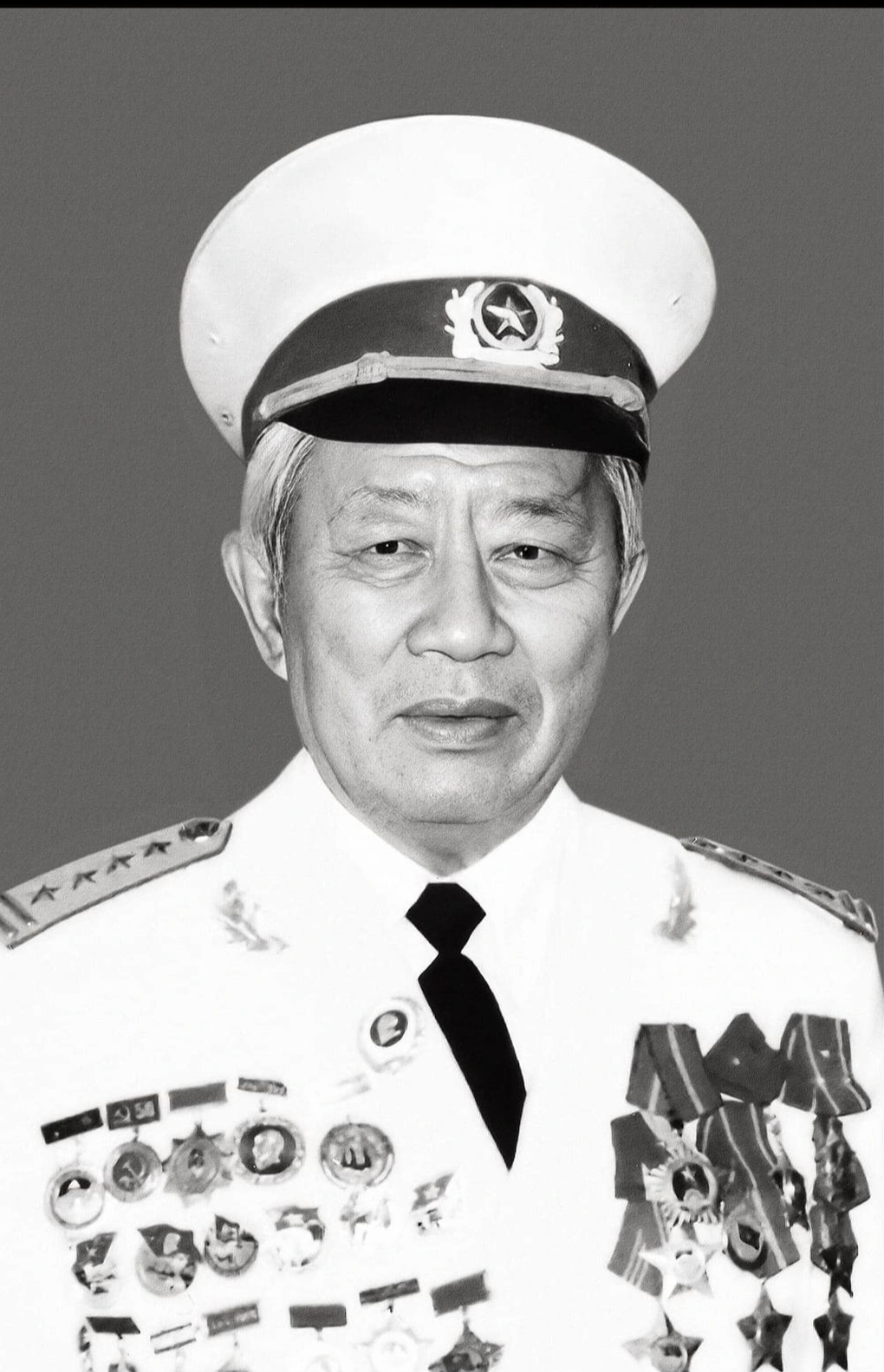 Tác giả Ông tướng tình báo và hai bà vợ qua đời - 1 Tác giả Ông tướng tình báo và hai bà vợ qua đời - 1