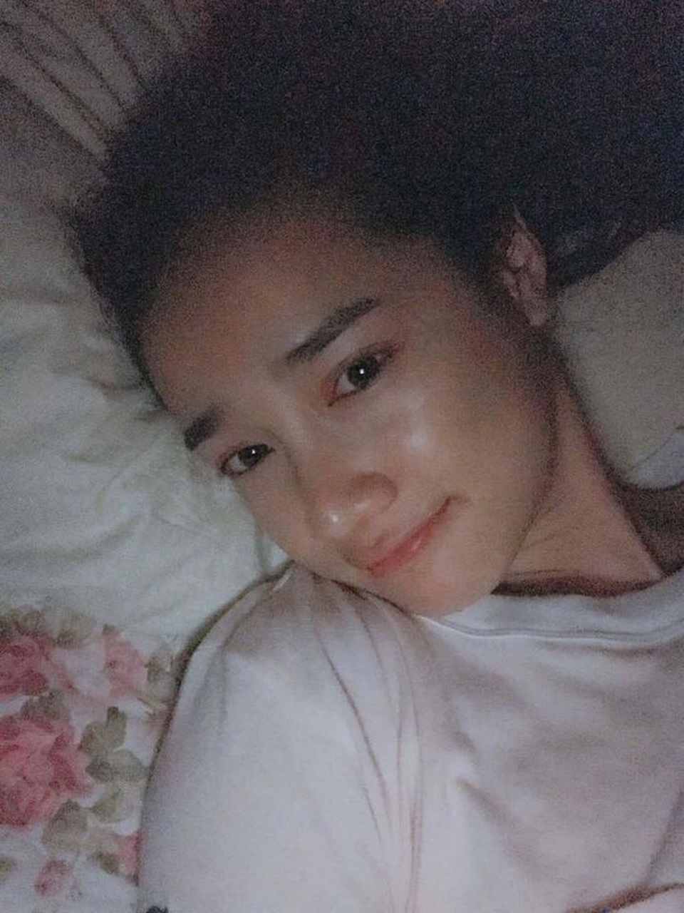 Nhan sắc mặt mộc của Diễm My 9x, Nhã Phương - 14 Nhan sắc mặt mộc của Diễm My 9x, Nhã Phương - 14