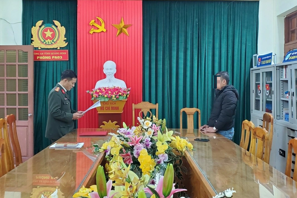 Xử phạt 2 đối tượng chuyên báo chốt CSGT trên mạng xã hội - 1