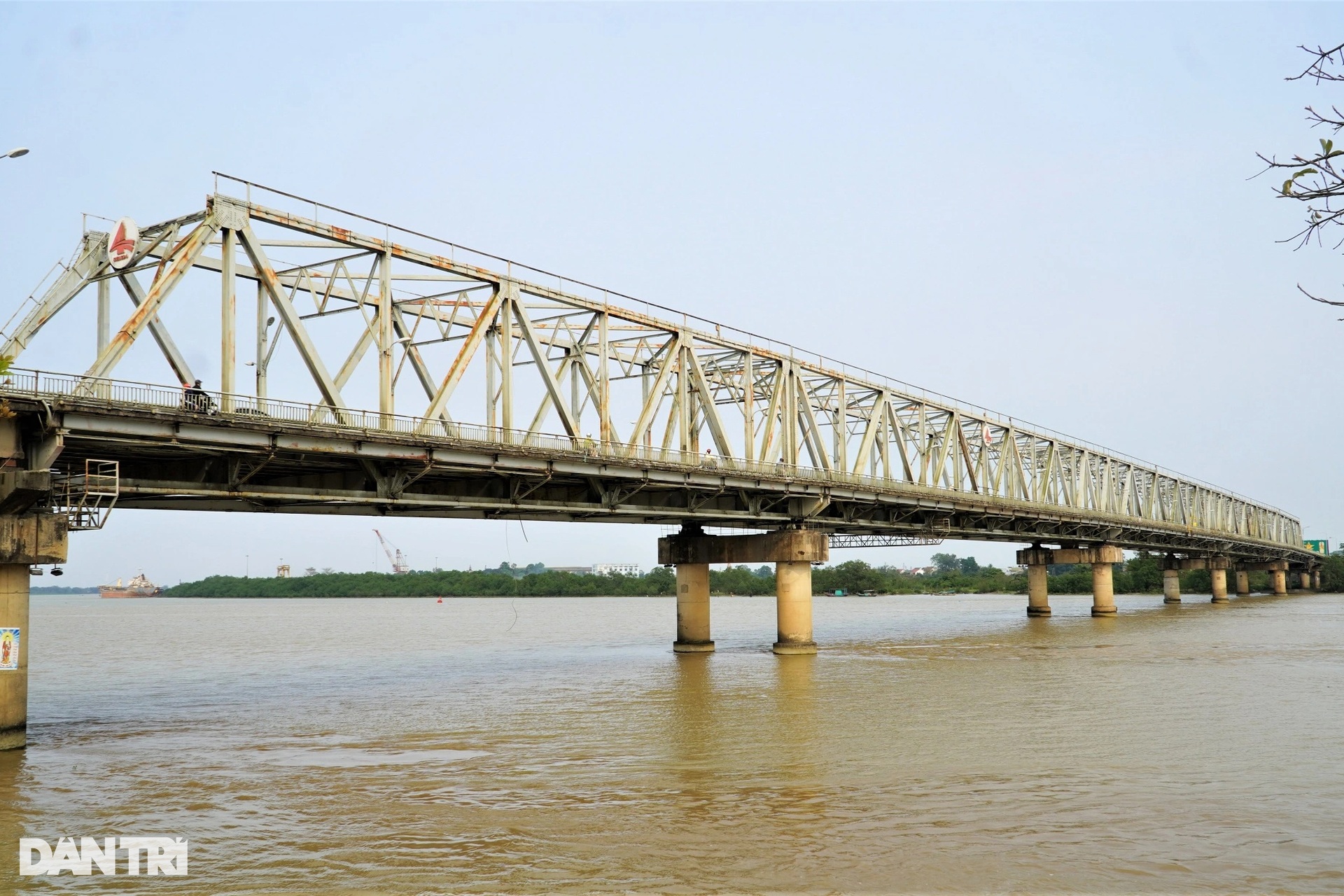 Cầu đường bộ vượt sông đầu tiên kết nối 2 tỉnh từng sáp nhập, chia tách - 4 Cầu đường bộ vượt sông đầu tiên kết nối 2 tỉnh từng sáp nhập, chia tách - 4