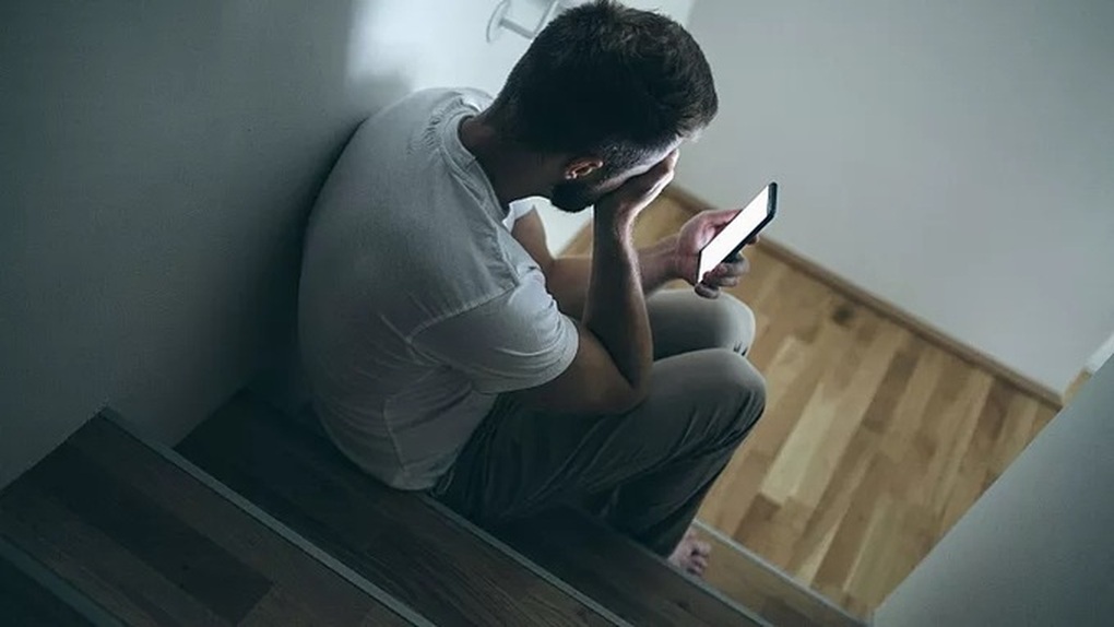 Cuộc điện thoại lúc nửa đêm của chồng khiến tôi hoàn toàn sụp đổ - 1 Cuộc điện thoại lúc nửa đêm của chồng khiến tôi hoàn toàn sụp đổ - 1