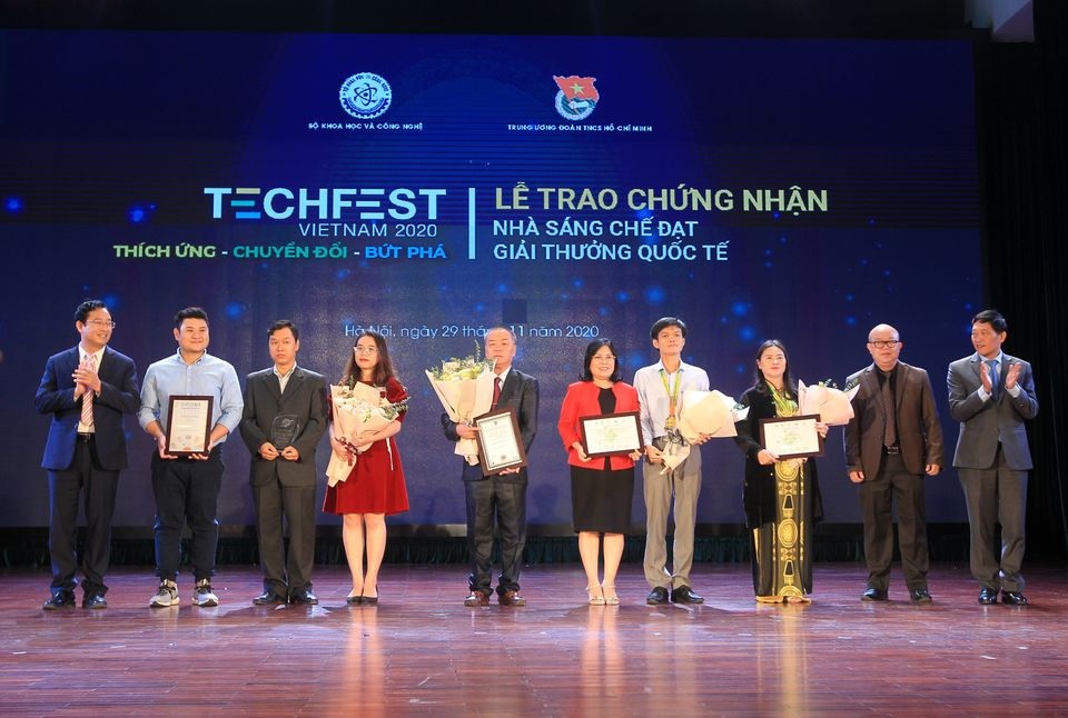 Thay vì xả lên trời, nhà sáng chế Việt gập ống khói lò thiêu xuống đất - 2 Thay vì xả lên trời, nhà sáng chế Việt gập ống khói lò thiêu xuống đất - 2