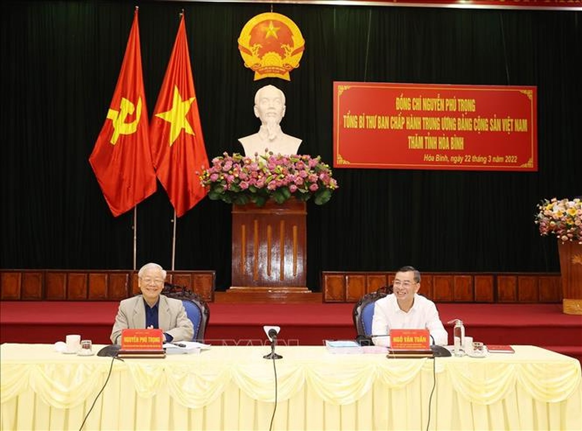 Tổng Bí thư Nguyễn Phú Trọng: Hòa Bình là cầu nối vùng Tây Bắc với Thủ đô - 1 Tổng Bí thư Nguyễn Phú Trọng: Hòa Bình là cầu nối vùng Tây Bắc với Thủ đô - 1