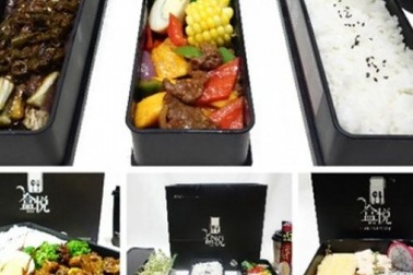 Cơm hộp "quý tộc": Toàn sơn hào hải vị, giá 2 triệu đồng/hộp