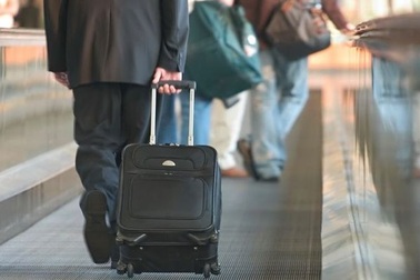 Chống ‘nạn’ đi Tây học hỏi, về nặng vali hàng giảm giá