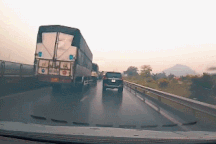 Nổi bật tuần qua: Tài xế xử lý chuẩn xác, cứu mạng cả gia đình khỏi tai nạn