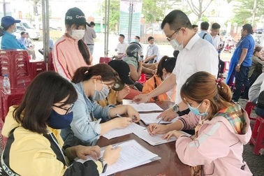 Quảng Ngãi: Tỷ lệ lao động nữ mất việc vì Covid-19 cao hơn nam giới