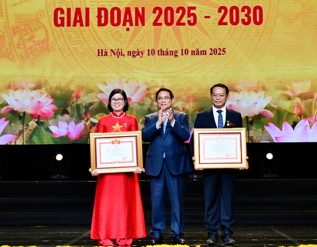 10 công dân thủ đô ưu tú năm 2025 - 2 10 công dân thủ đô ưu tú năm 2025 - 2