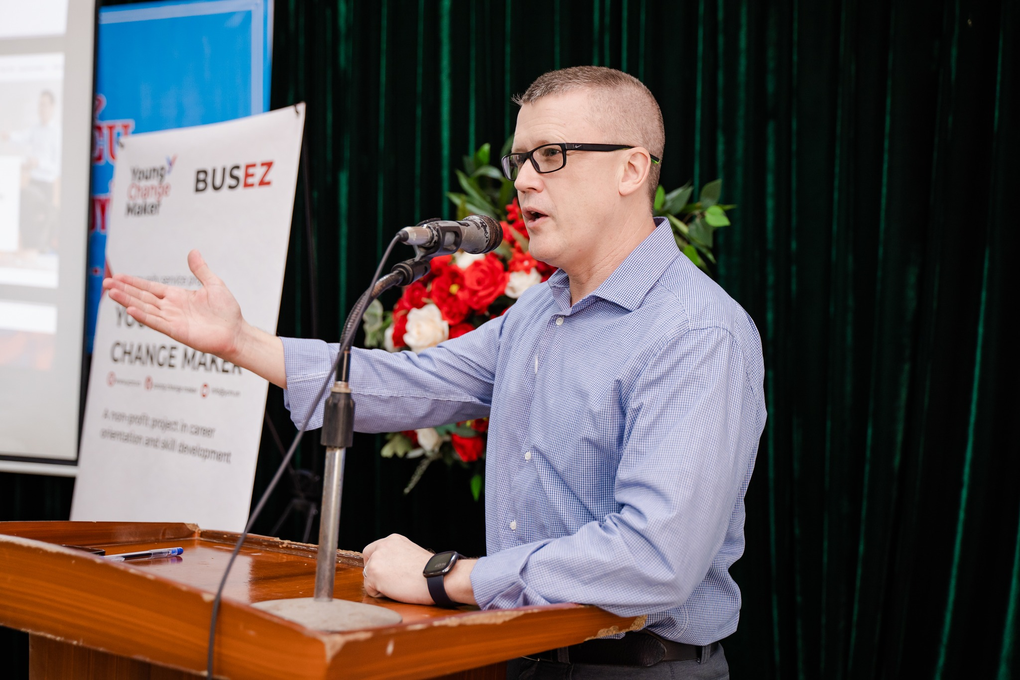 Nhà thám hiểm National Graphic cùng sinh viên lên núi làm nghiên cứu khoa học - 3