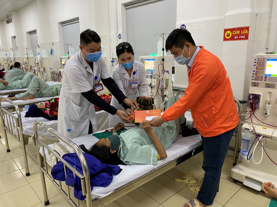 Trường ĐH Đại Nam tổ chức chương trình Tấm bánh nghĩa tình lần thứ 10 - 12 Trường ĐH Đại Nam tổ chức chương trình Tấm bánh nghĩa tình lần thứ 10 - 12