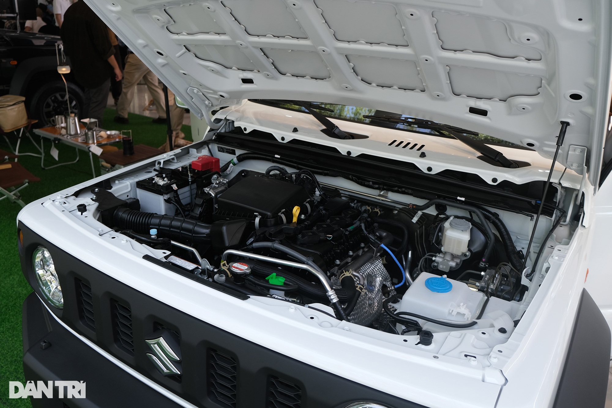 View - Chốt giá từ 789 triệu đồng, "xe ăn chơi" Suzuki Jimny có gì đặc biệt? | Báo Dân trí