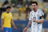 Báo Tây Ban Nha: "Messi cạnh tranh Quả bóng vàng với Chiellini và Jorginho"