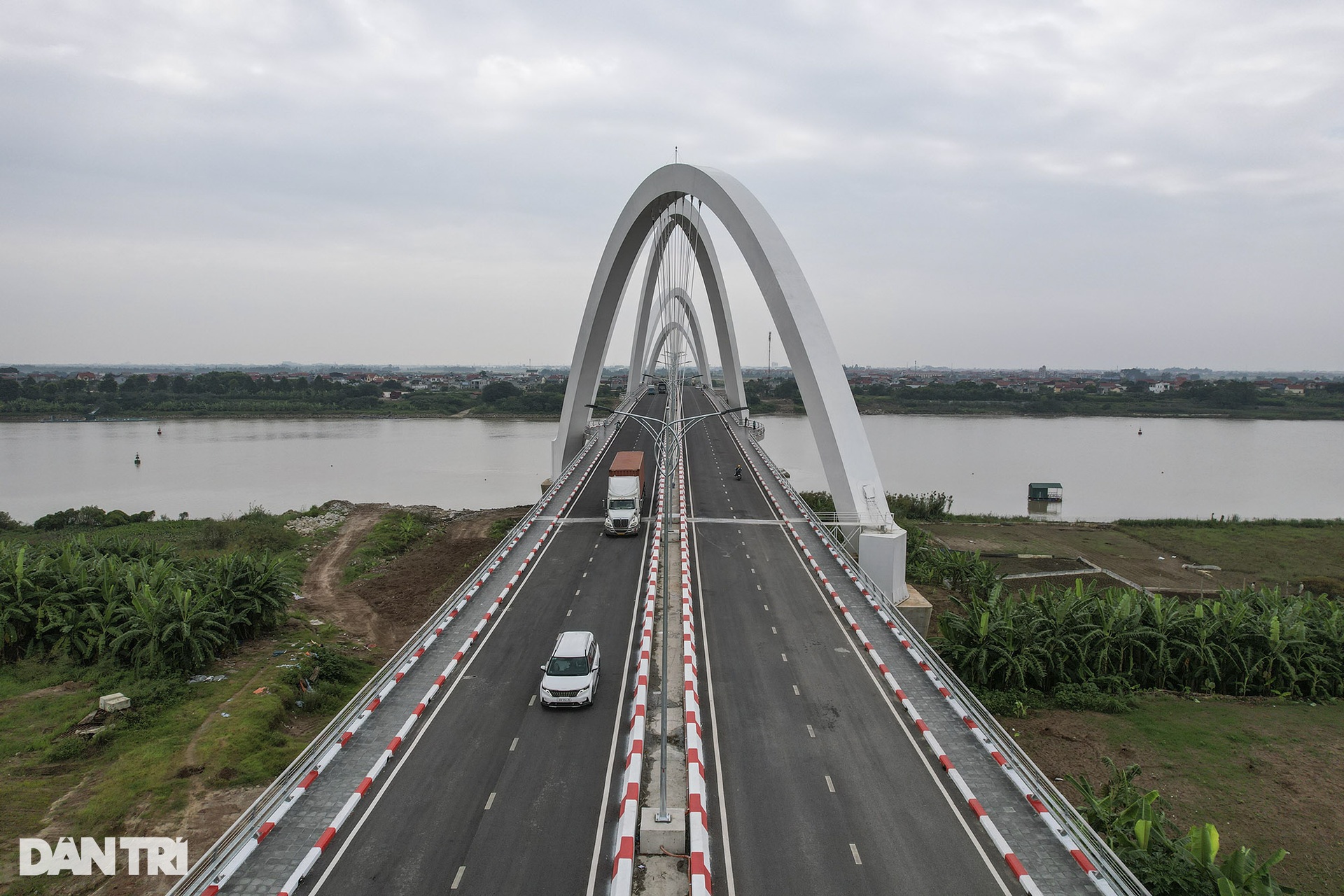Ngắm cầu vòm thép hình tượng rồng cao nhất Việt Nam - 6 Ngắm cầu vòm thép hình tượng rồng cao nhất Việt Nam - 6