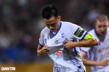 Văn Quyết lập công, CLB Hà Nội giữ ngôi đầu bảng V-League 2023