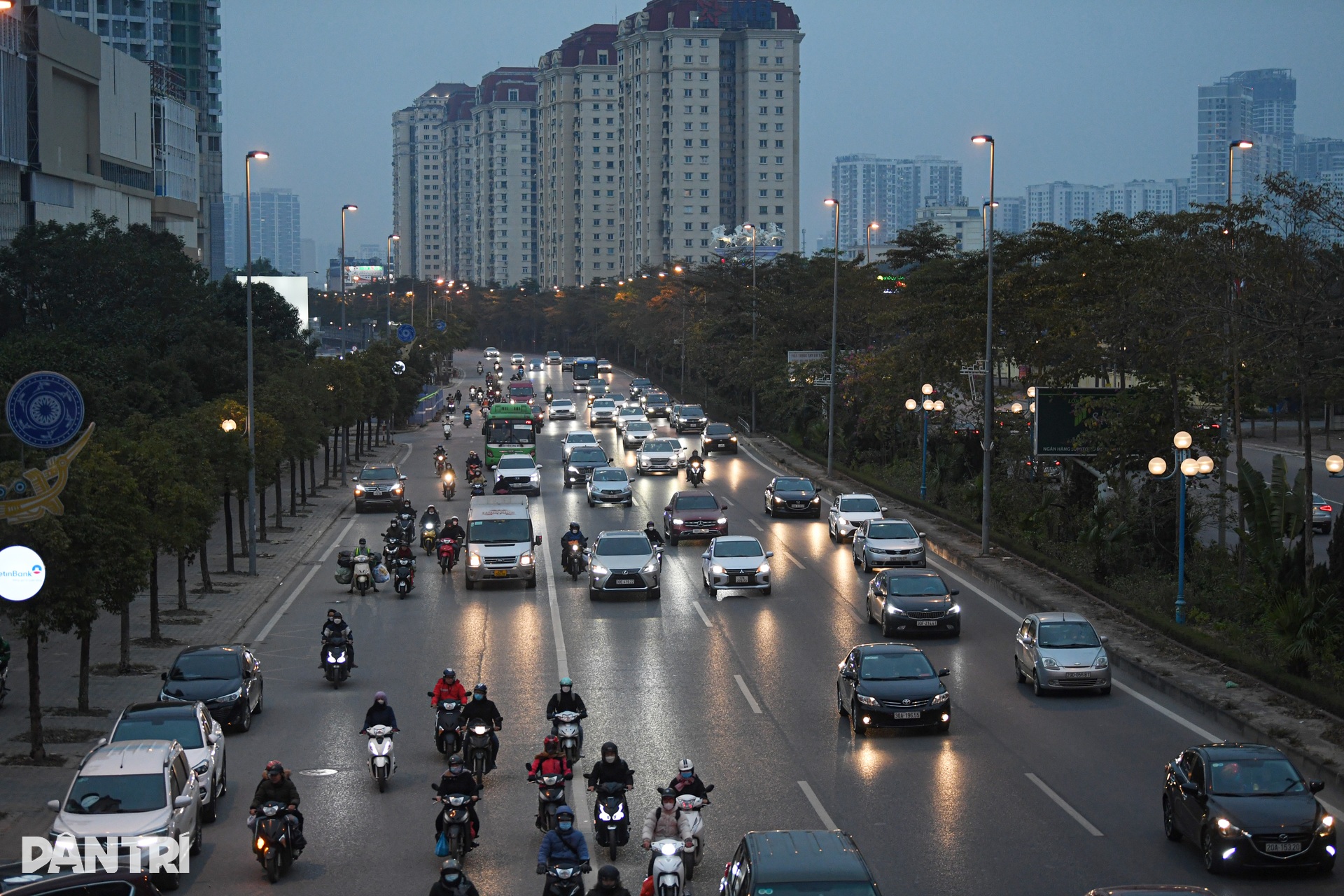 Giao thông cửa ngõ phía bắc Hà Nội thông thoáng ngày làm việc cuối năm - 10 Giao thông cửa ngõ phía bắc Hà Nội thông thoáng ngày làm việc cuối năm - 10