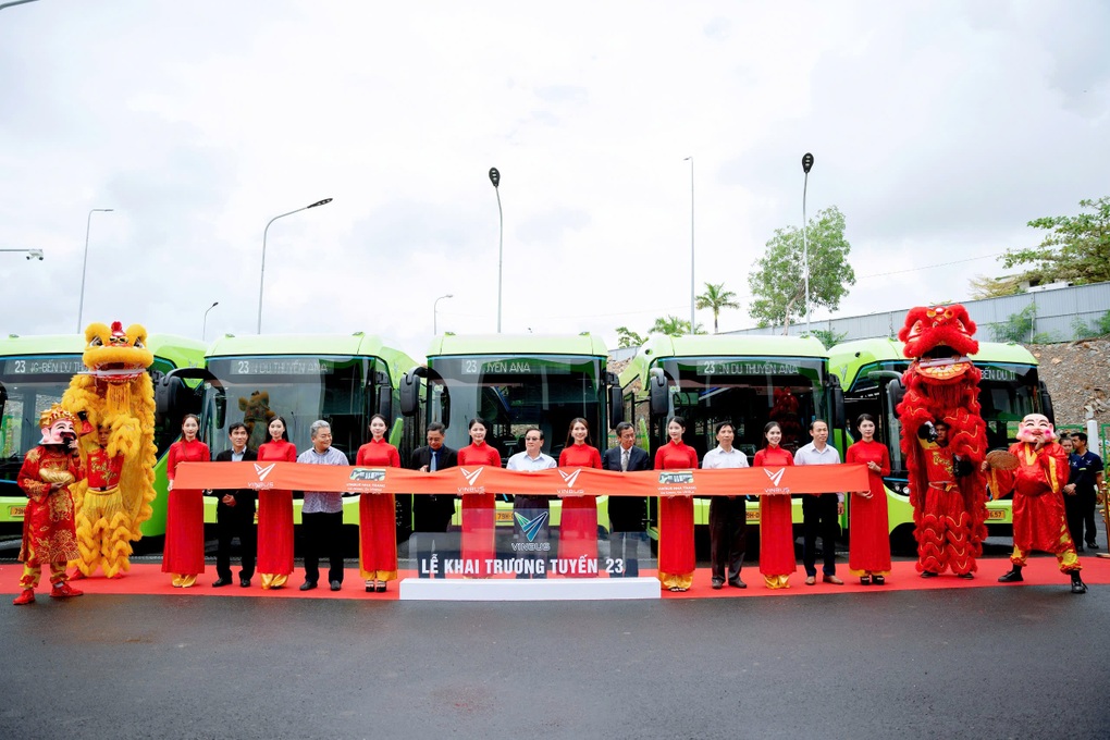 VinBus khai trương tuyến buýt điện đầu tiên tại Nha Trang - 1 VinBus khai trương tuyến buýt điện đầu tiên tại Nha Trang - 1