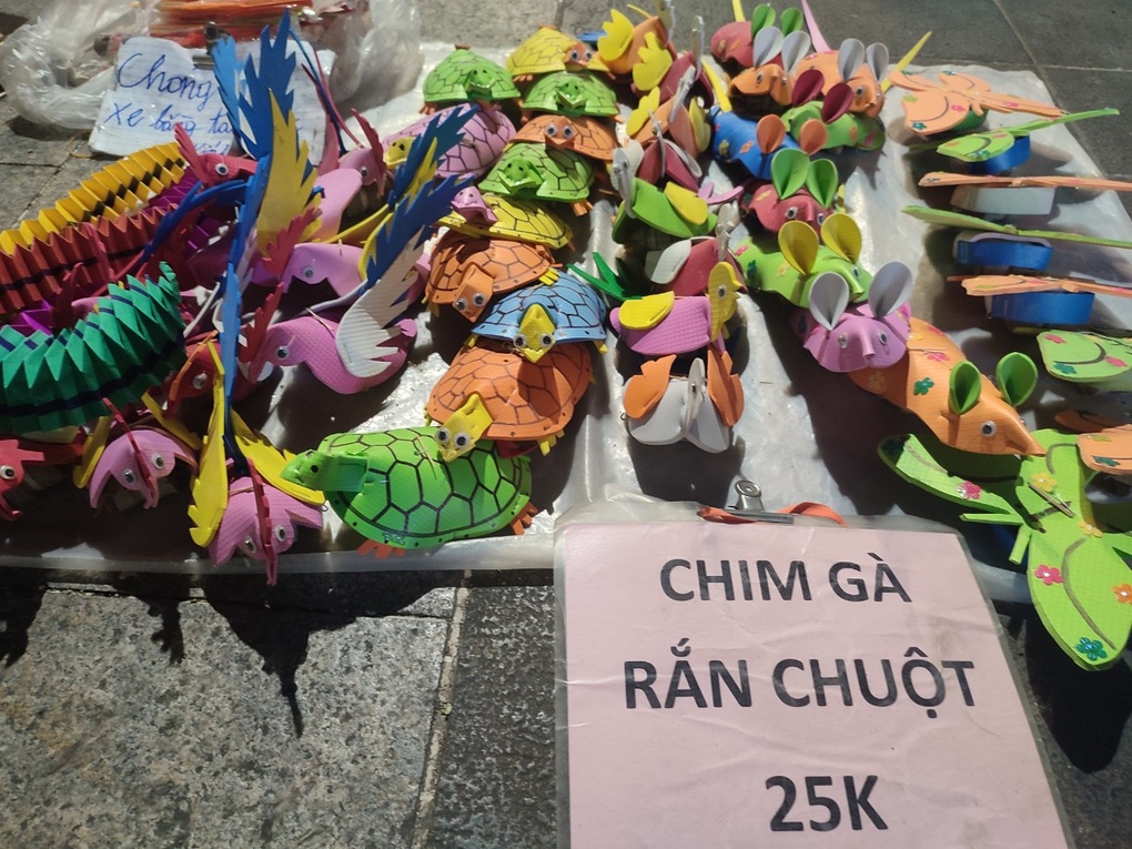 Vụ tố người bán dừa chặt chém: Khách Việt cũng sợ đi du lịch trong nước? - 2 Vụ tố người bán dừa chặt chém: Khách Việt cũng sợ đi du lịch trong nước? - 2