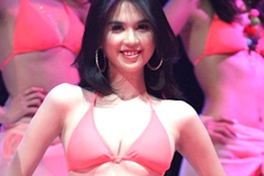 “Ngọc Trinh chưa đủ tiêu chuẩn dự thi hoa hậu tầm vóc quốc tế”