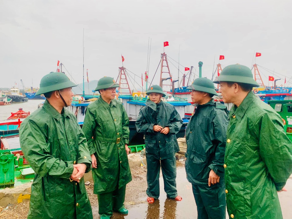 Nghệ An, Thanh Hóa di dời dân trước bão, phòng chống dịch tại nơi sơ tán - 5 Nghệ An, Thanh Hóa di dời dân trước bão, phòng chống dịch tại nơi sơ tán - 5