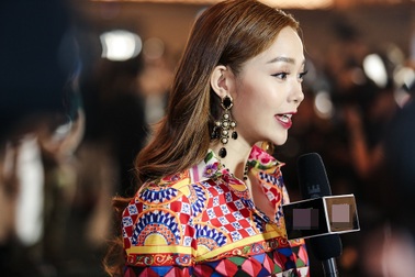 Minh Hằng “gây bão” thảm đỏ, Phạm Thị Thành vẫn tự tin sau án phạt