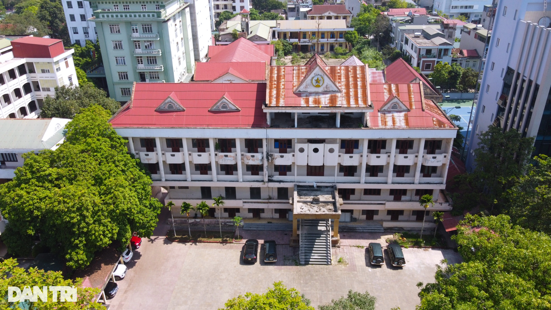 Hàng loạt trụ sở cũ bỏ hoang trên đại lộ đẹp nhất Thanh Hóa - 6 Hàng loạt trụ sở cũ bỏ hoang trên đại lộ đẹp nhất Thanh Hóa - 6