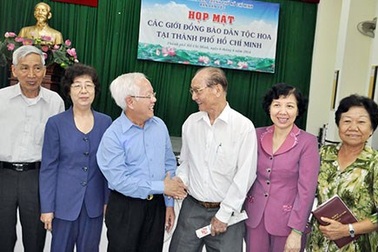 Đồng bào dân tộc Hoa tại TP.HCM: “TQ sai rồi, phải rút giàn khoan thôi!”
