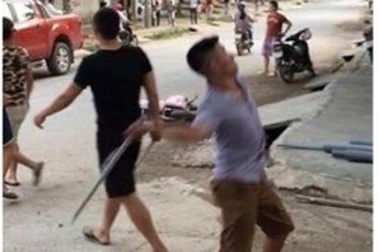 Công an vào cuộc vụ một thanh niên bị côn đồ dùng hung khí truy sát