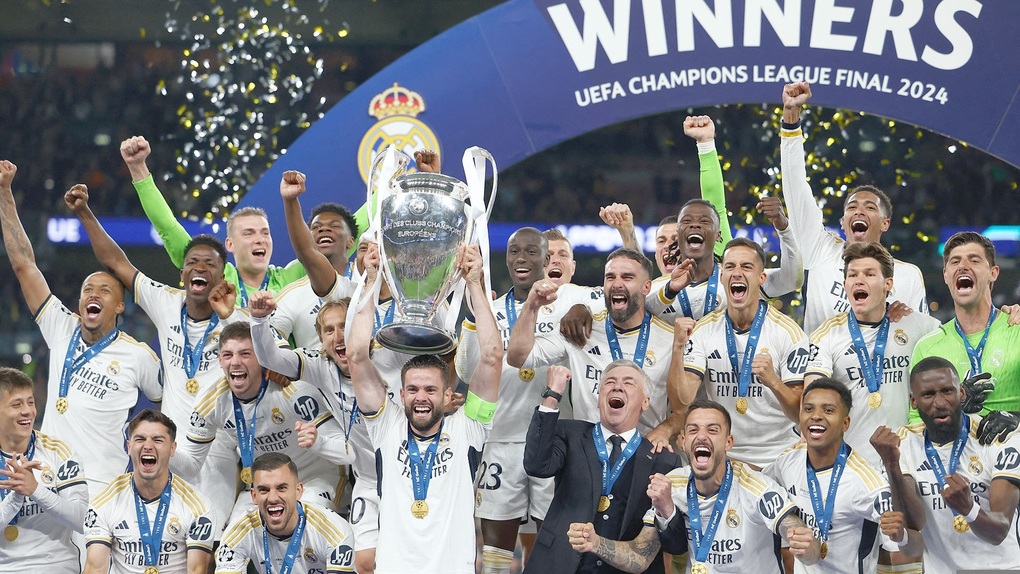 Real Madrid đăng quang Champions League, HLV Ancelotti nói điều bất ngờ - 2 Real Madrid đăng quang Champions League, HLV Ancelotti nói điều bất ngờ - 2