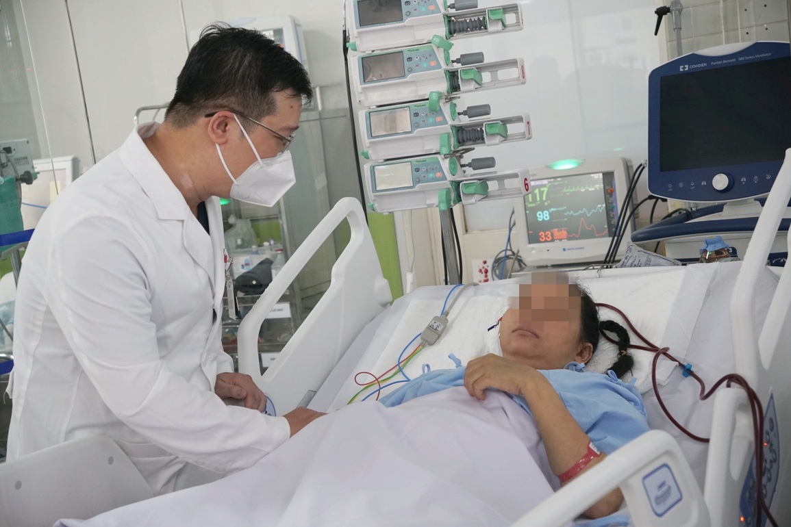 Người mẹ ở TPHCM ngưng tim 2 lần, nguy kịch vì không biết mình mang thai - 3 Người mẹ ở TPHCM ngưng tim 2 lần, nguy kịch vì không biết mình mang thai - 3