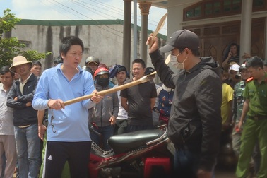 Sang bàn bên mời rượu, người đàn ông bị chém tử vong