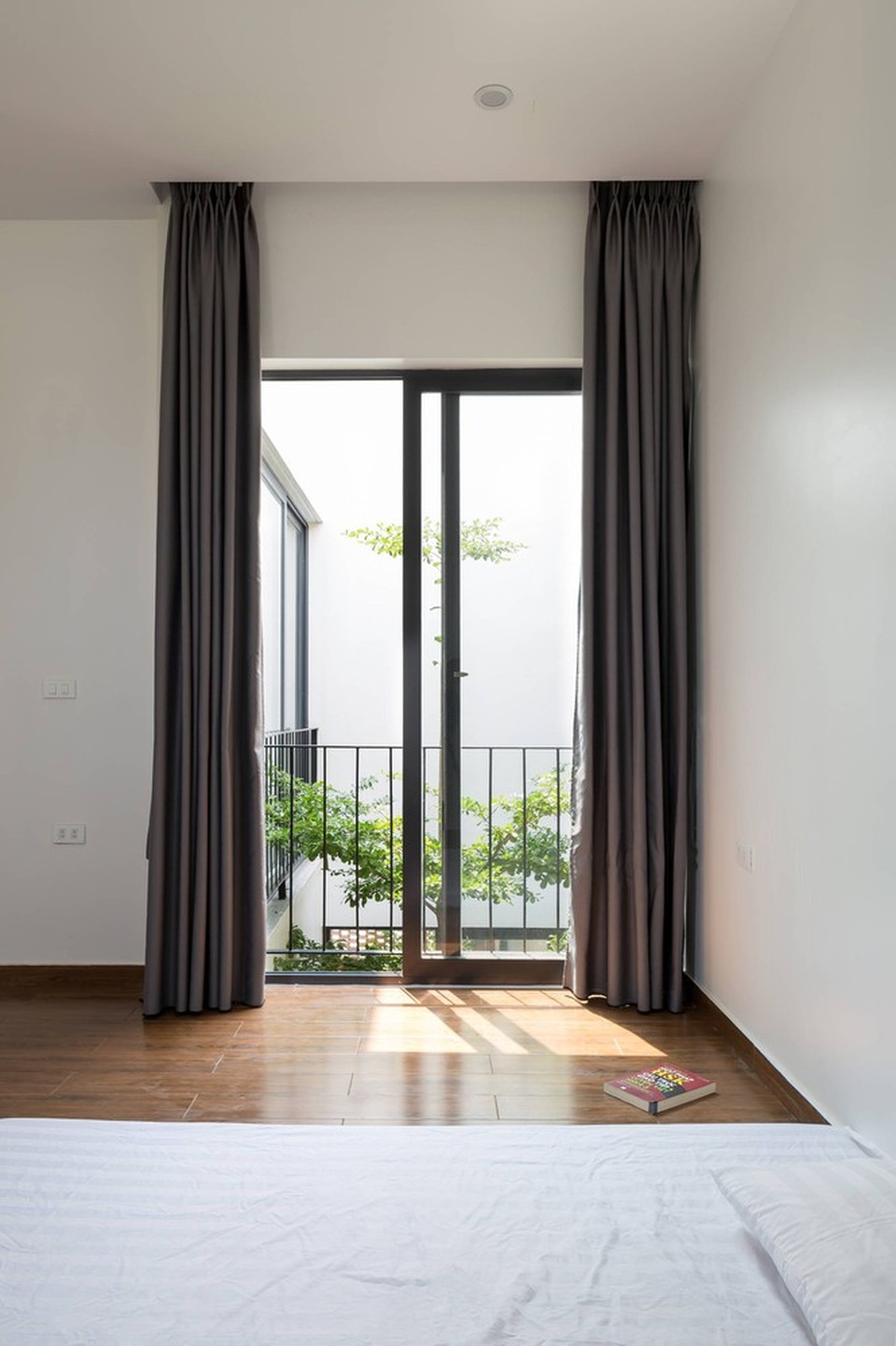 Nhà 2 tầng chốn quê thanh bình nhưng vô cùng ấn tượng ở Hà Tĩnh - 10 Nhà 2 tầng chốn quê thanh bình nhưng vô cùng ấn tượng ở Hà Tĩnh - 10