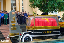 Linh xa đưa Phó Thủ tướng Lê Văn Thành về nơi an nghỉ cuối cùng