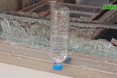 "Bí mật" những chai nước úp ngược của đoàn cứu hộ Việt Nam tại Myanmar