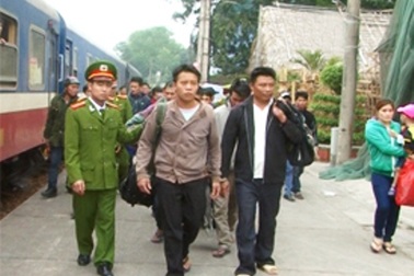 Bắt 12 đối tượng có lệnh truy nã tại các tỉnh phía Nam