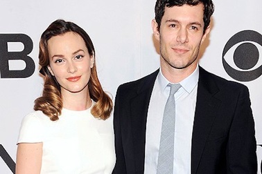 Khi sao “qua mặt” fans giấu bụng bầu