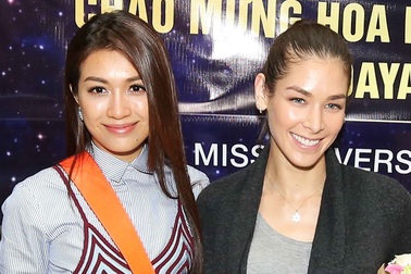 Hoa hậu Hoàn vũ Thế giới 2008 rạng rỡ trở lại Nha Trang sau 10 năm