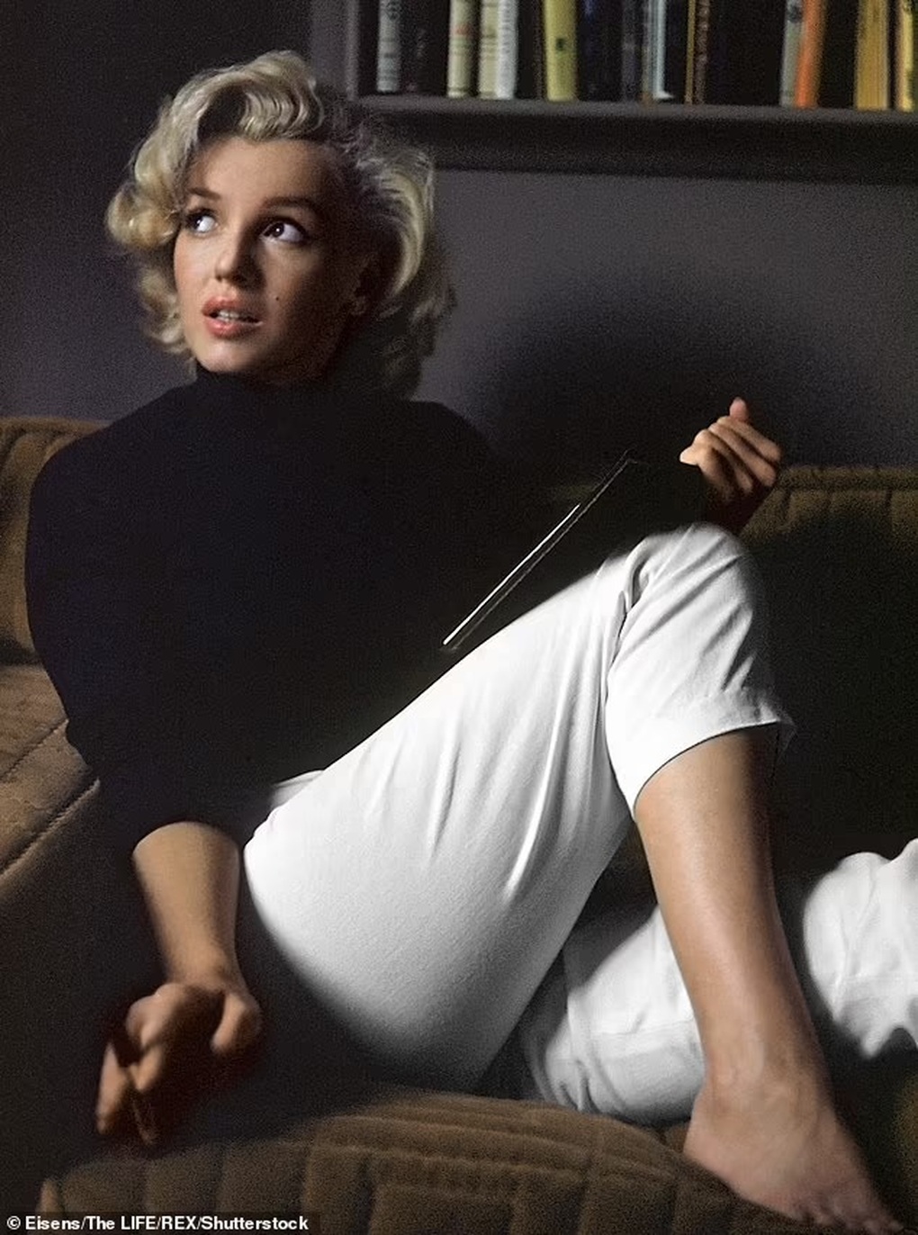Marilyn Monroe qua đời trong nghèo khó, không đủ tiền tổ chức lễ tang - 4 Marilyn Monroe qua đời trong nghèo khó, không đủ tiền tổ chức lễ tang - 4