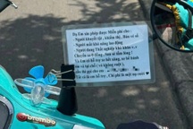 Chở người khó khăn miễn phí, anh xe ôm khóc mếu vì tin đồn "giàu lắm"