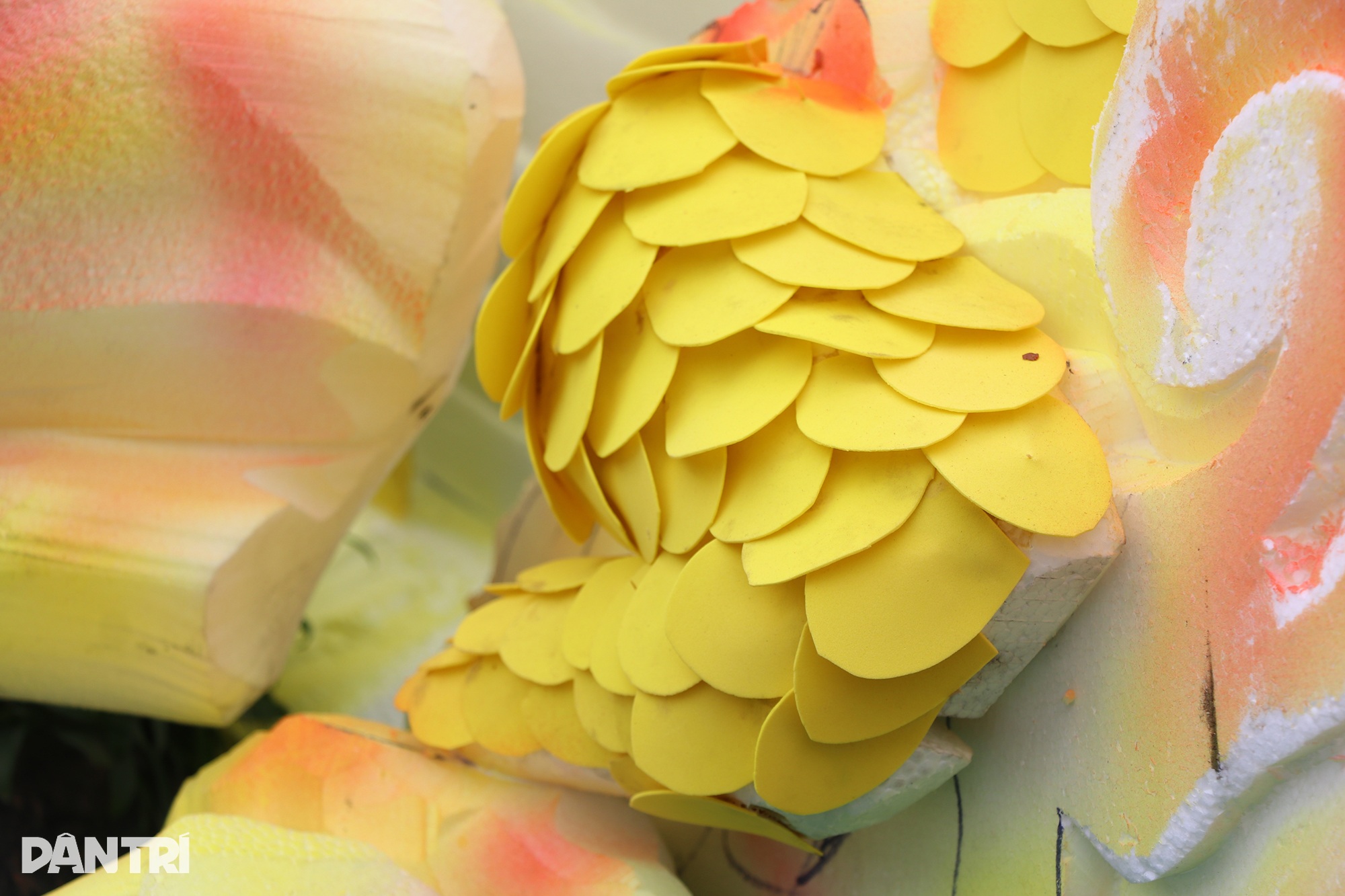 作業員たちはミスなく3晩徹夜で美しい泡のドラゴンを作り上げる - 6 Thợ thức 3 đêm không được phép sai sót tạo con rồng xốp đẹp mê ly - 6