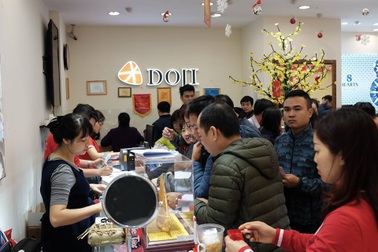 Ngày Vía Thần Tài: Giá vàng bán ra tăng vọt, nhà vàng "dìm" sâu giá mua vào