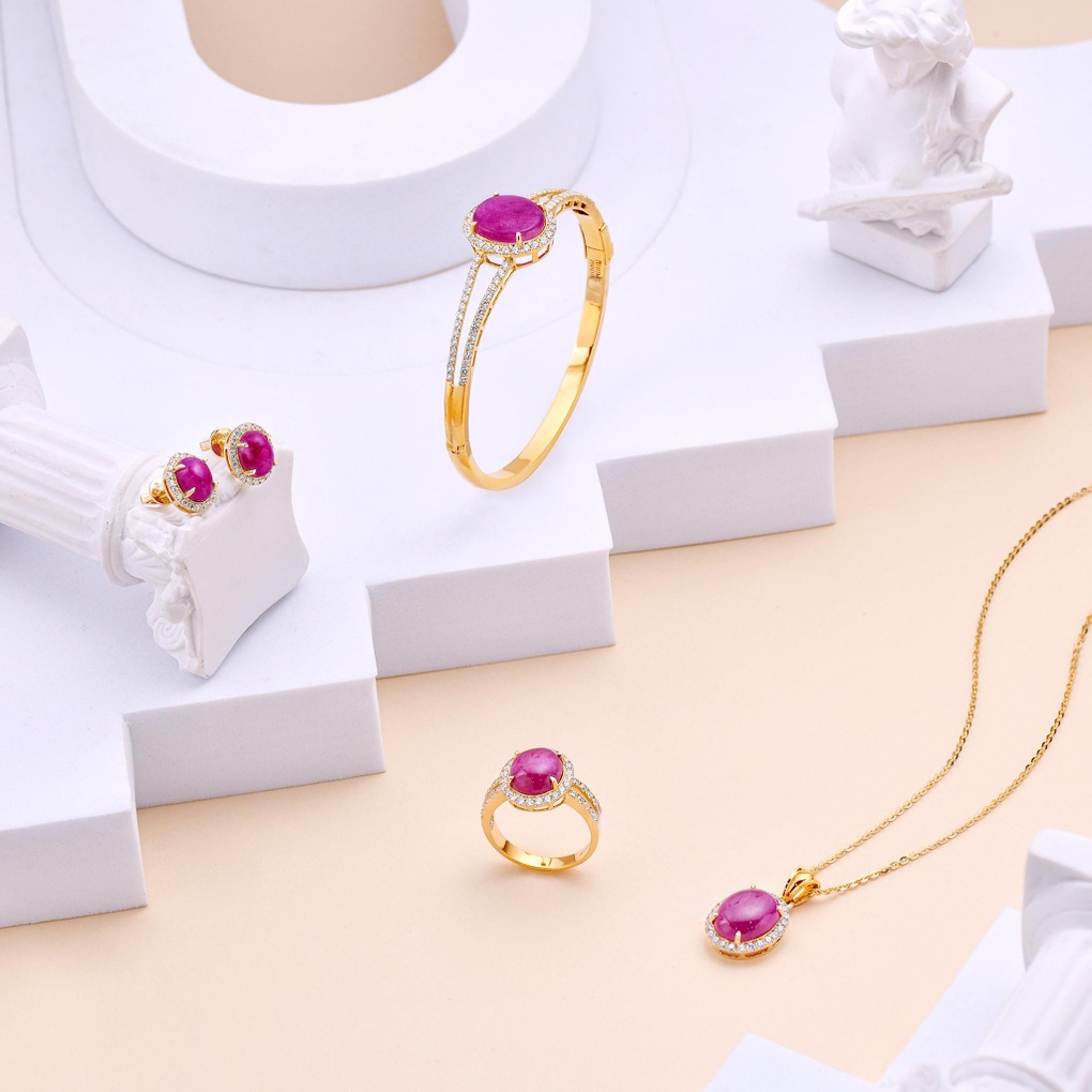 Đổi mới, cập nhật xu hướng vàng, trang sức mùa Giáng sinh - 3 Đổi mới, cập nhật xu hướng vàng, trang sức mùa Giáng sinh - 3