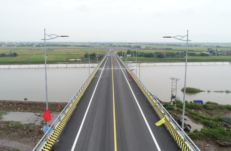 Toàn cảnh cây cầu nghìn tỷ nối đôi bờ sông Ninh Cơ trước ngày thông xe - 2 Toàn cảnh cây cầu nghìn tỷ nối đôi bờ sông Ninh Cơ trước ngày thông xe - 2