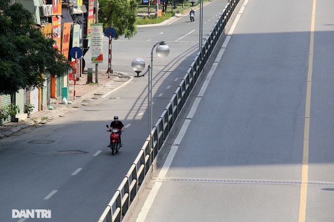 So sánh giao thông ở Hà Nội đông - vắng khác biệt khi giãn cách xã hội - 16 So sánh giao thông ở Hà Nội đông - vắng khác biệt khi giãn cách xã hội - 16