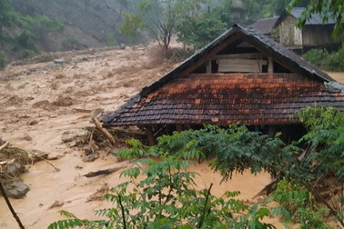 Thủy điện thông báo xả lũ lúc 2h sáng, người dân ứng phó không kịp