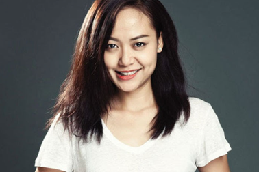 Hồng Ánh chia sẻ về tuổi thơ “căn bếp nằm cạnh chuồng lợn”