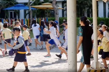 Phụ huynh đóng tiền tỷ "cứu nguy", 100% giáo viên Trường Quốc tế Mỹ trở lại