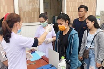 Covid-19: Sinh viên Lào trở lại Hà Tĩnh, học online ở khu cách ly tập trung