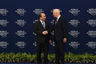 Thủ tướng đề nghị Diễn đàn Kinh tế thế giới ủng hộ các sáng kiến của Việt Nam