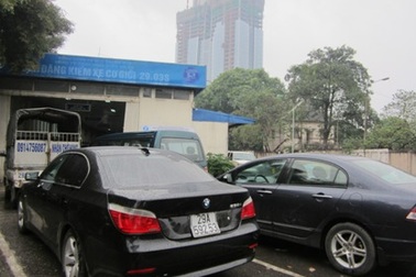 Có cần đóng phí đường bộ ngay?